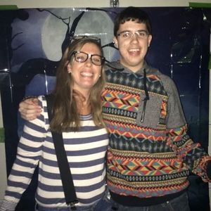 Meet your Posher, Devin